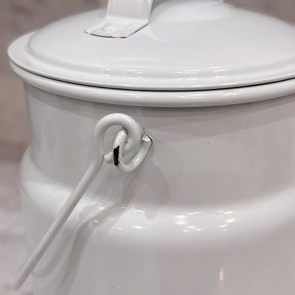 BEEKMAN 1802 Make Time For Kindness Collectible Tin Milk Jug - Picture 6 of 7